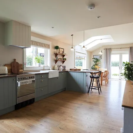 Lovely Close To Killaloe And Lough Derg Raheen Bridge