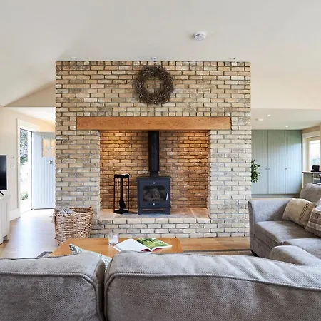 Feriehus Lovely Close To Killaloe And Lough Derg Raheen Bridge