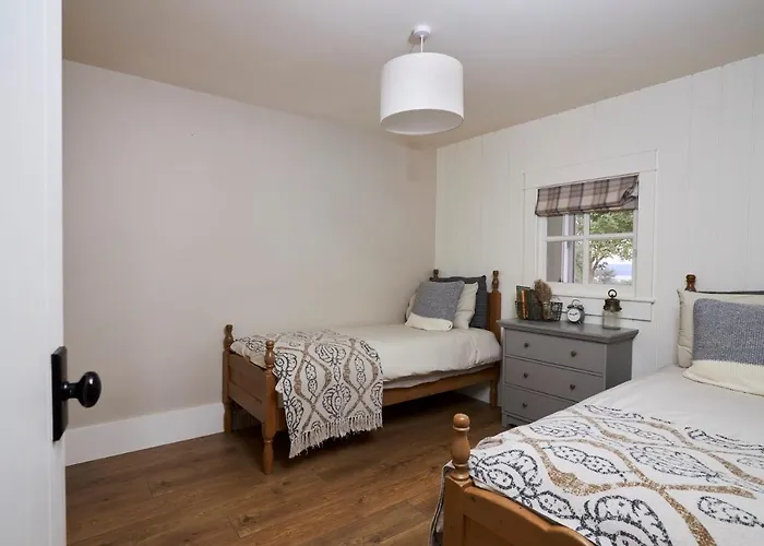 Lovely Close To Killaloe And Lough Derg * Raheen Bridge